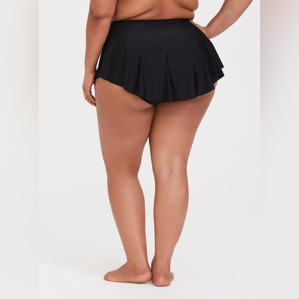NWT Torrid High-Lo High Waisted Swim Skirt